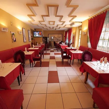 Le Relais De Gascogne Hotel 3*