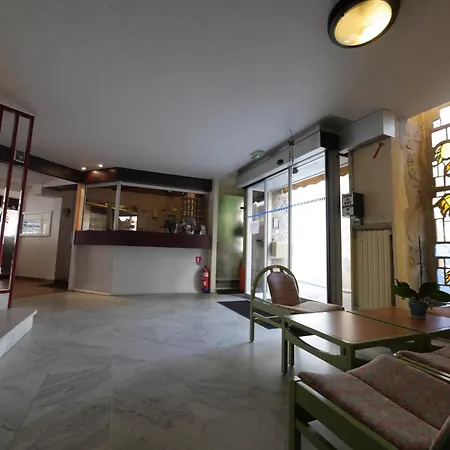 日拉斯盖斯克尼酒店