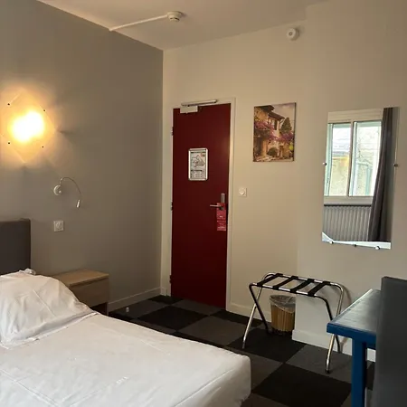 日拉斯盖斯克尼酒店 3*