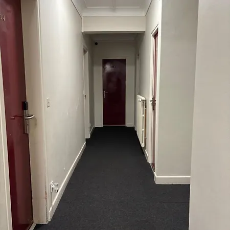 日拉斯盖斯克尼酒店 酒店