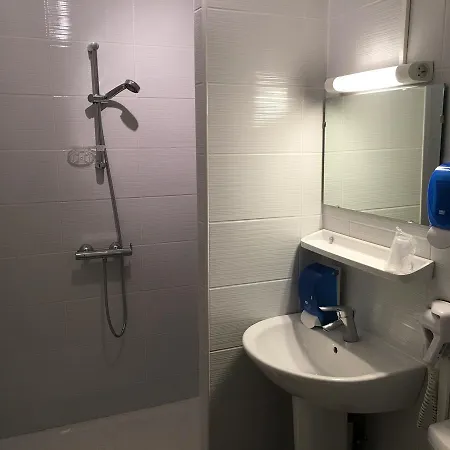 日拉斯盖斯克尼酒店 3*